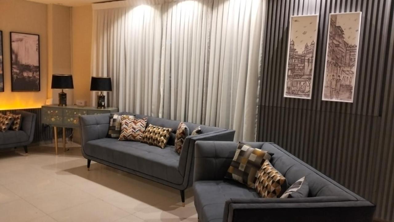 Shelton Boulevard Hotel Lahore Esterno foto